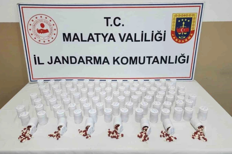 Malatya’da 5 bin 561 adet sentetik ecza hap ele geçirildi 