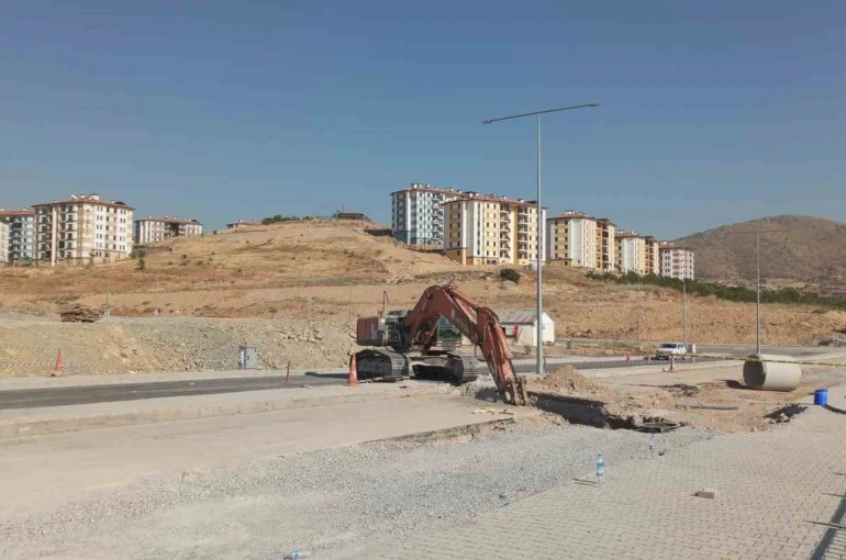 Malatya’da altyapı çalışmaları sırasında göçük: 2 işçi toprak altında kaldı