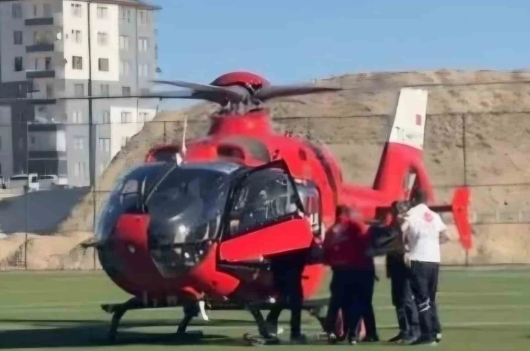 Malatya’da ambulans helikopter 62 yaşındaki hasta için havalandı 