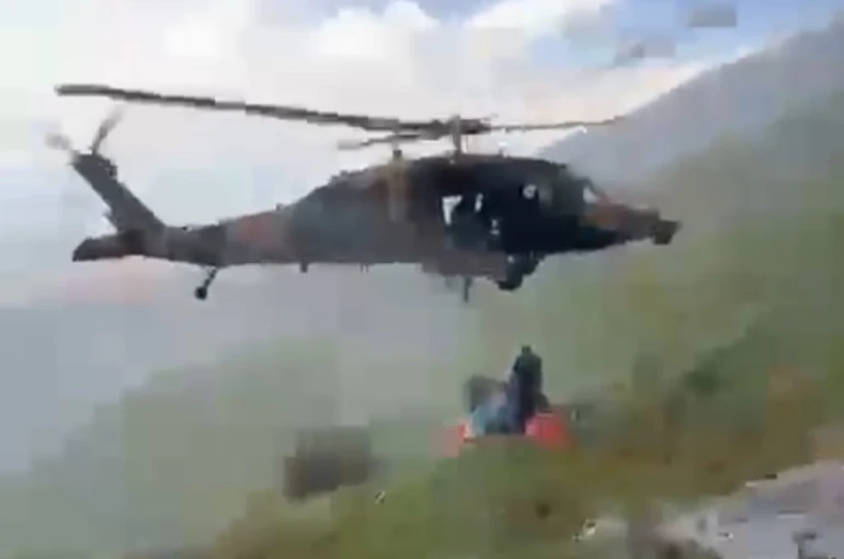 Malatya’da dağlık alanda kalp krizi geçiren vatandaş askeri helikopterle kurtarıldı 