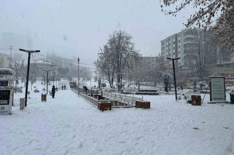 Malatya’da eğitime kar engeli 