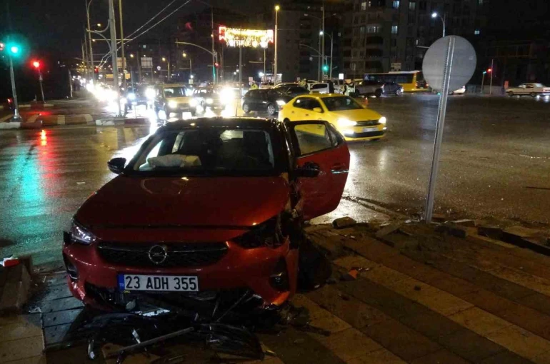 Malatya’da iki otomobil çarpıştı: 5 yaralı 