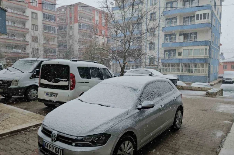 Malatya’da kar yağışı etkisini artırdı 