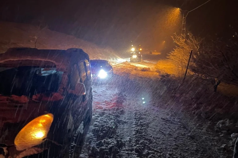 Malatya’da kar yağışı ulaşımı olumsuz etkiledi