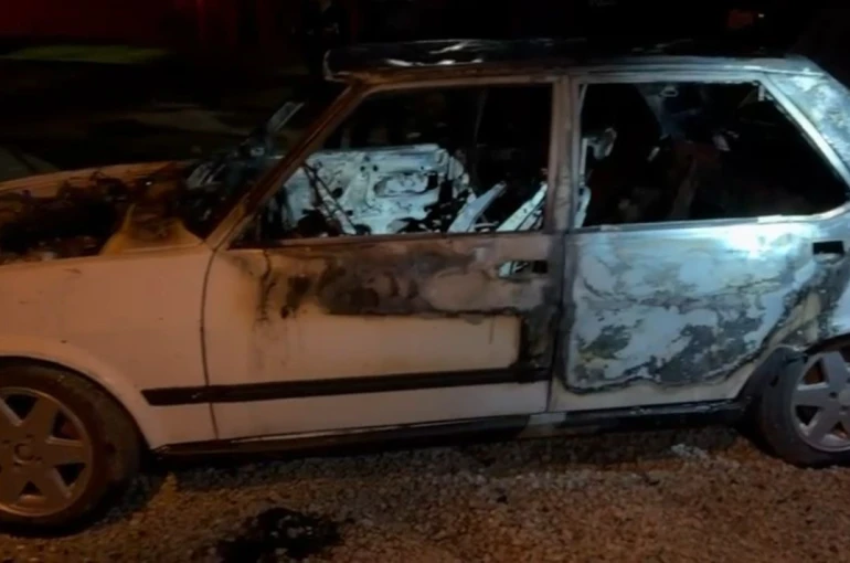 Malatya’da park halindeki araç yandı