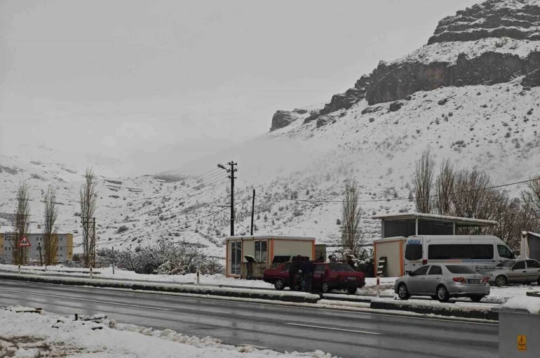 Malatya’da sağanak ve kar yağışı etkili oluyor
