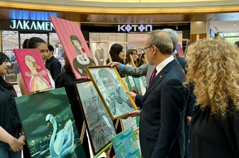 Malatya’da yılsonu karma sergisi açıldı 