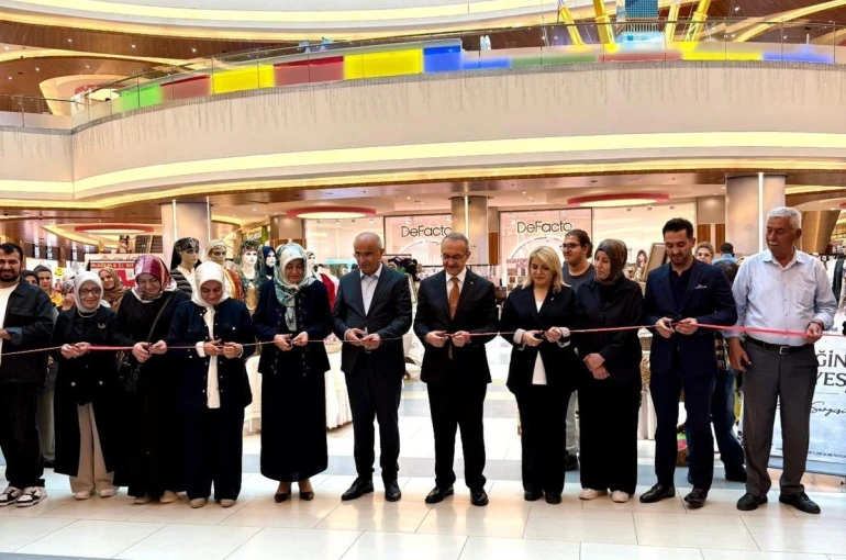 MalatyaPark AVM’de el emeği eserler görücüye çıktı 