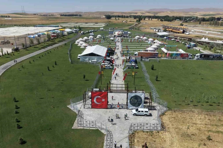 Malazgirt Zaferi’nin 955’inci yıl dönümü etkinlikleri coşkuyla devam etti