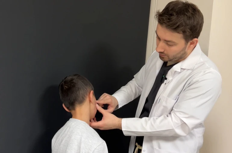 Malazgirt’te ağır yaralanan çocuk mikrocerrahiyle sağlığına kavuştu 