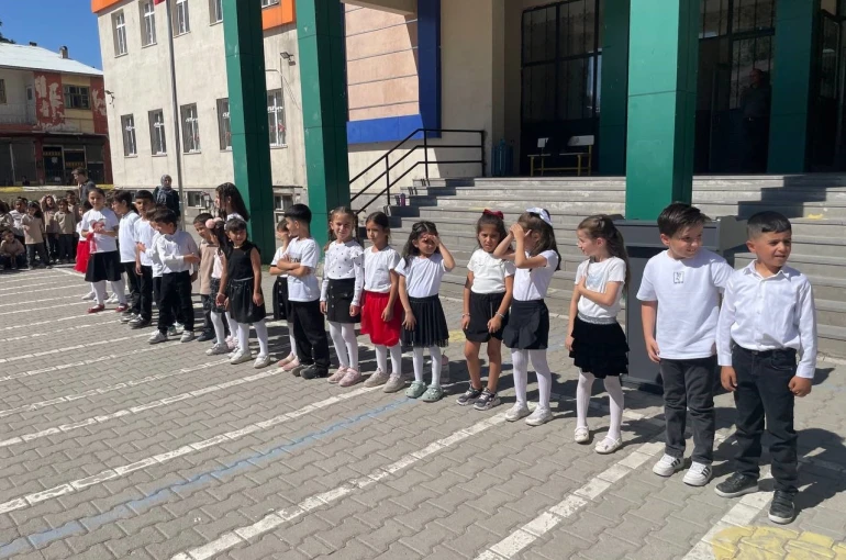 Malazgirt’te İlköğretim Haftası coşkuyla kutlandı 