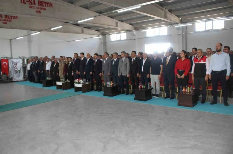Malazgirt’te Süt Toplama Merkezi törenle hizmete açıldı