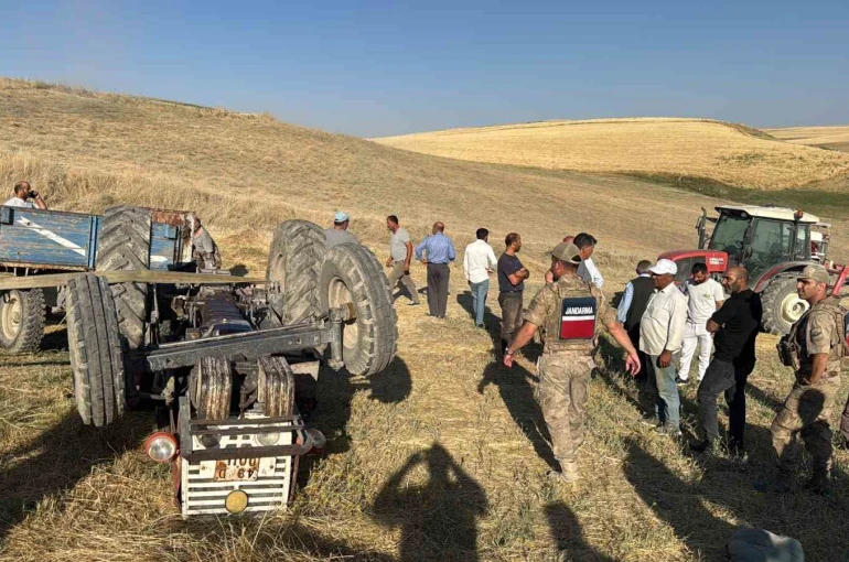 Malazgirt’te takla atan traktörün sürücüsü hayatını kaybetti