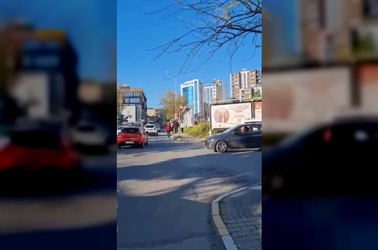 Maltepe’de sürücüyü darbedip motosikletine el koydular 