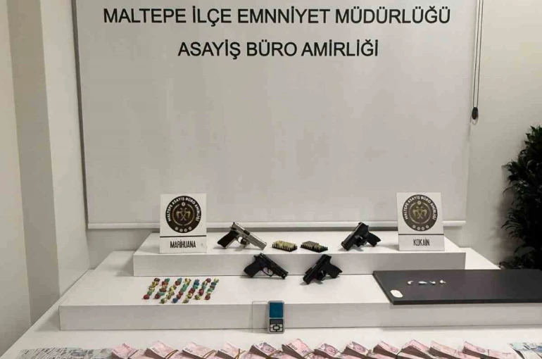 Maltepe’de uyuşturucu operasyonu: Manyetik kartlı zuladan yüklü miktarda para ve silah çıktı 