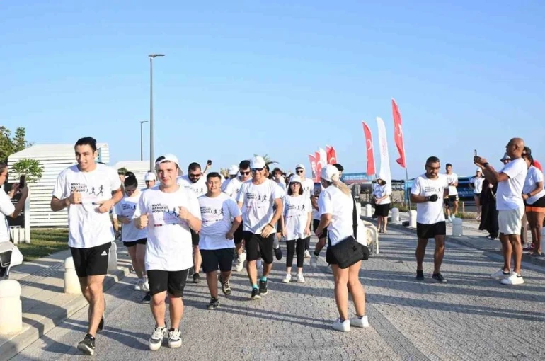 Manavgat kıyılarında "Mavi Hareket Koşusu"