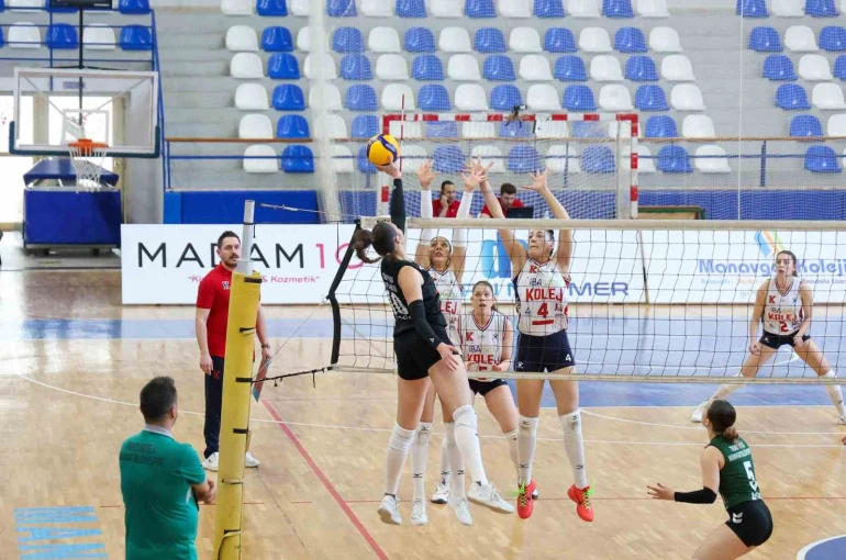 Manavgat’ın sultanları sezonu taraftarlarıyla noktaladı