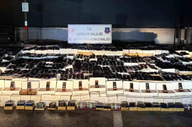 Manavgat’ta 25,5 milyonluk kaçak ürün operasyonu 