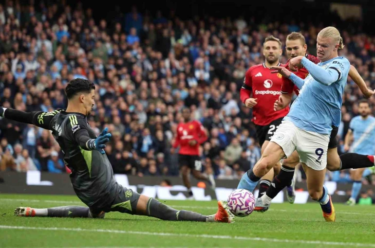 Manchester derbisinde kazanan City 