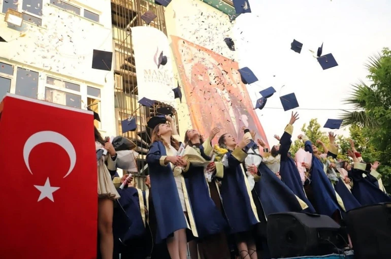 Manisa CBÜ mezunlarını törenle uğurladı