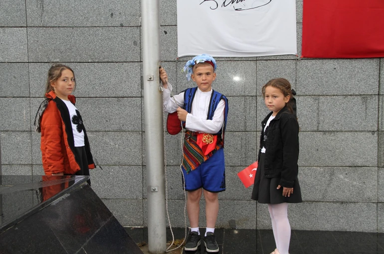 Manisa ilçelerinde 23 Nisan coşkusu 