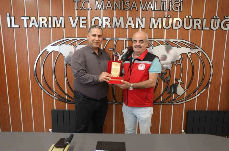 Manisa Tarım ve Orman Müdürlüğünde iki isim yeni görev yerlerine uğurlandı