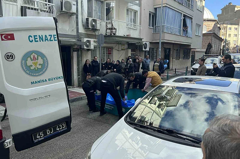 Manisa’da 83 yaşındaki koca eşini uyurken öldürdü 