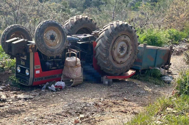 Manisa’da traktör devrildi: 3 ölü