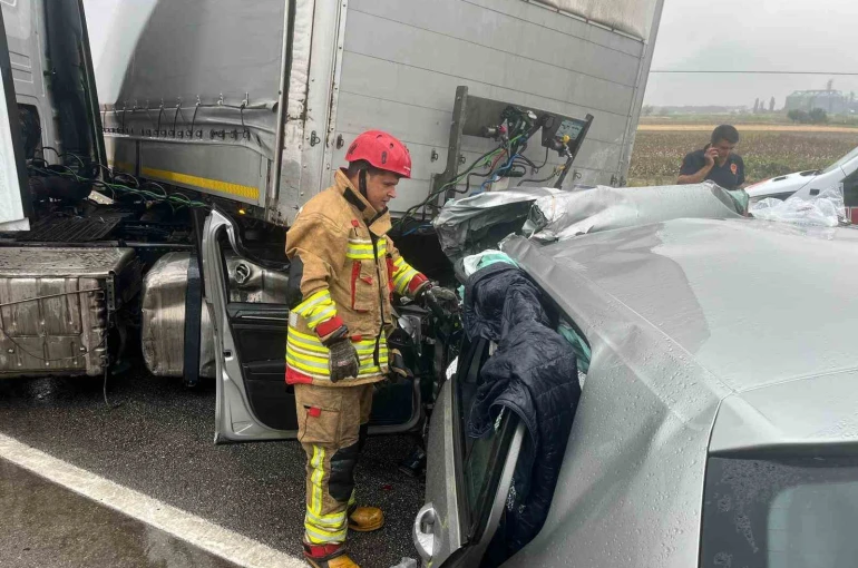 Manisa’da zincirleme kaza: 1 ölü, 2 yaralı