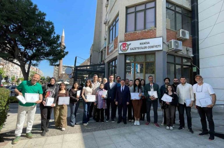 Manisalı Gazeteciler dron ehliyetlerini aldı 