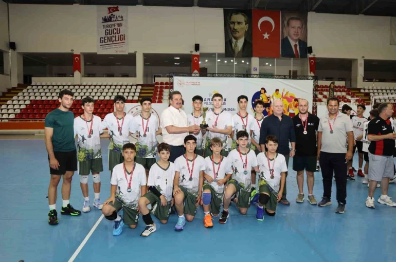 Manisalı gençler filede Türkiye ikincisi oldu