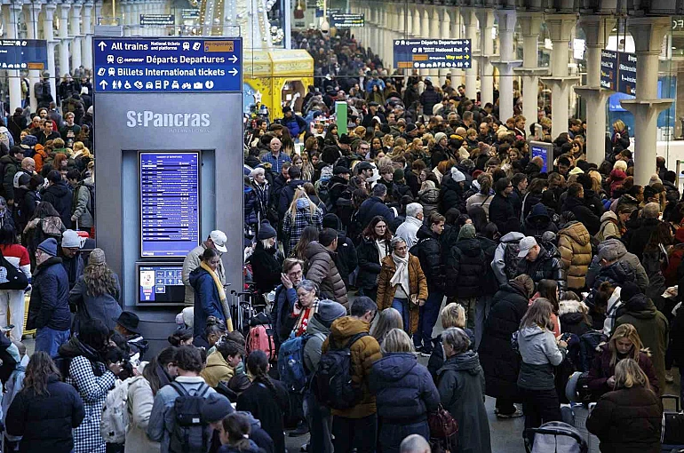Manş Tüneli’nde elektrik arızası: Londra ile Avrupa arasındaki tren seferleri iptal 