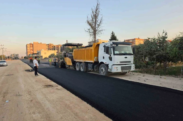 Mardin Büyükşehir Belediyesi Kızıltepe’de asfalt ve yol düzenleme çalışmalarını sürdürüyor