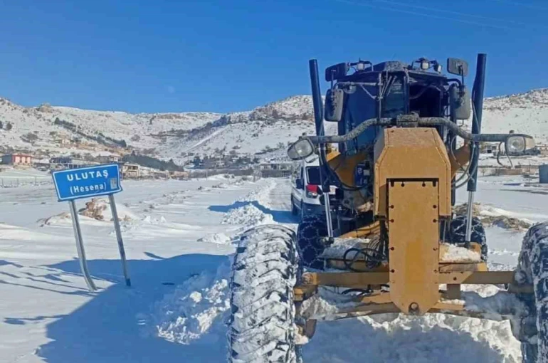 Mardin Büyükşehir Belediyesi’nden Mazıdağı’nda kar seferberliği 