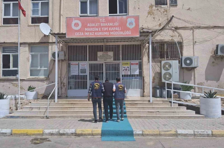 Mardin’de 50 yıl cezası bulunan 2 firari yakalandı 