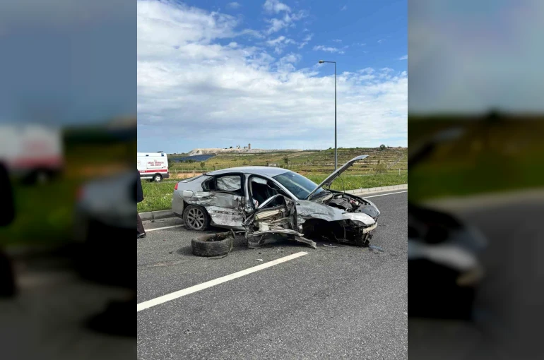 Mardin’de minibüs ve otomobil çarpıştı: 2 yaralı 