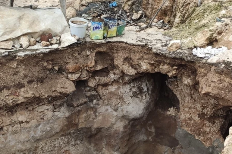 Mardin’de yağışların ardından toprak çökmesi meydana geldi