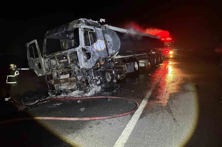 Mardin’de yakıt tankerinde çıkan yangın söndürüldü 