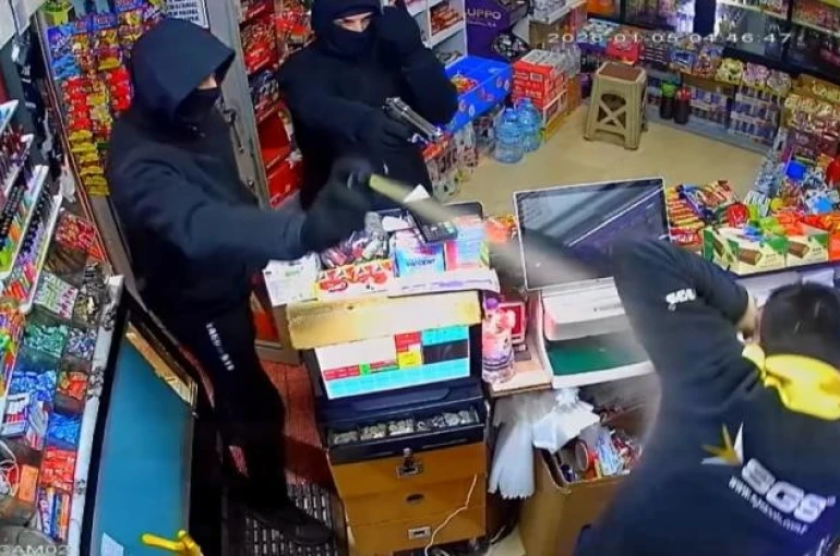 Market sahibine dehşeti yaşatan gaspçılar tutuklandı 