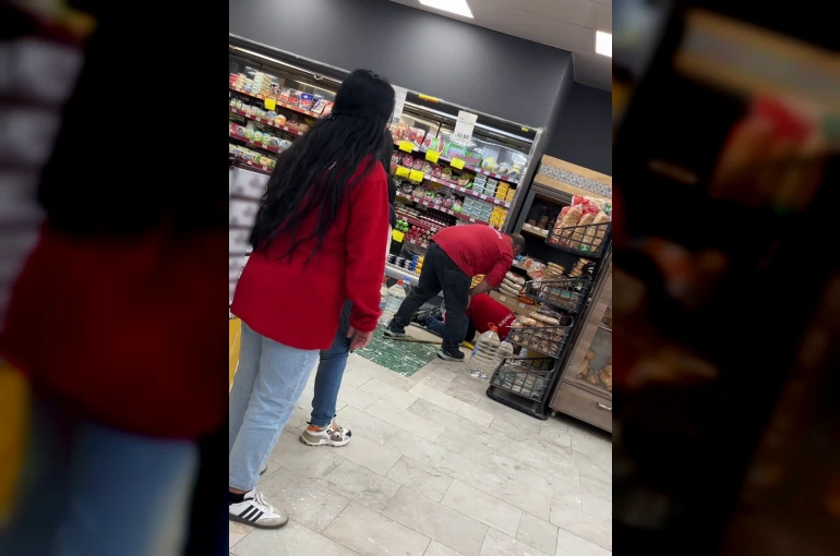 Markete giren fare paniğe neden oldu 