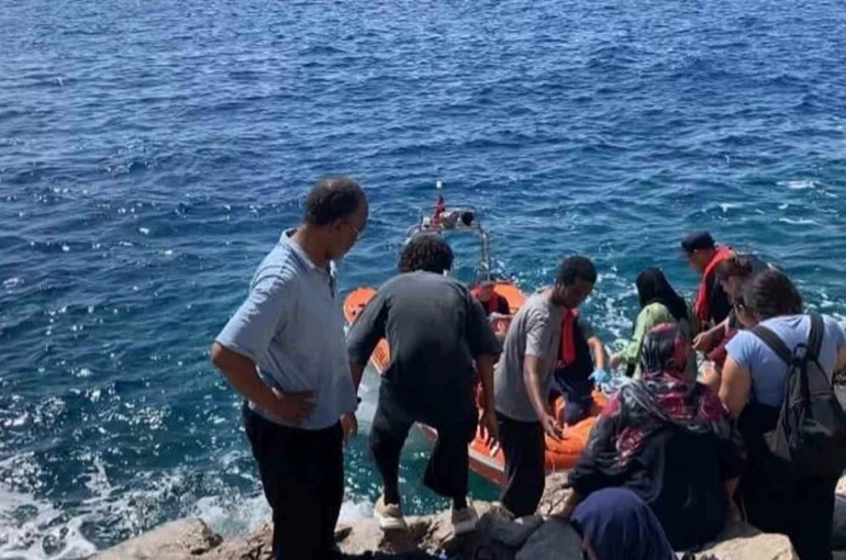 Marmaris Armella koyunda mahsur kalan 39 düzensiz göçmen kurtarıldı 