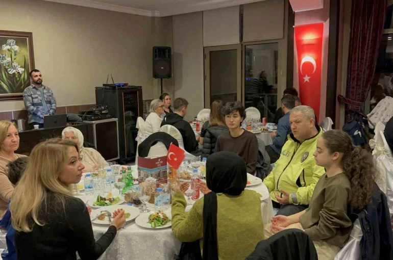 Marmaris İlçe Emniyet Müdürlüğü iftar sofrasını gazi ve şehit yakınları ile paylaştı 