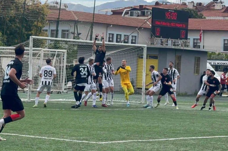 Marmarisspor kendi sahasında mağlup: 1-3 