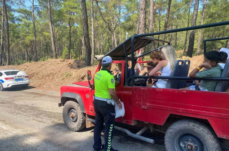 Marmaris’te cip safari araçlarına denetimde yakalanan alkollü sürücüye işlem uygulandı
