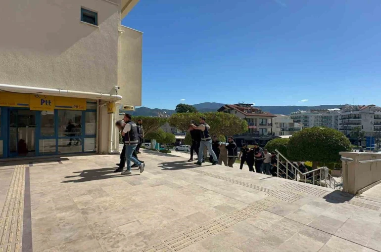 Marmaris’te gözlükçü kurşunlamasının şüphelileri adliyeye sevk edildi 
