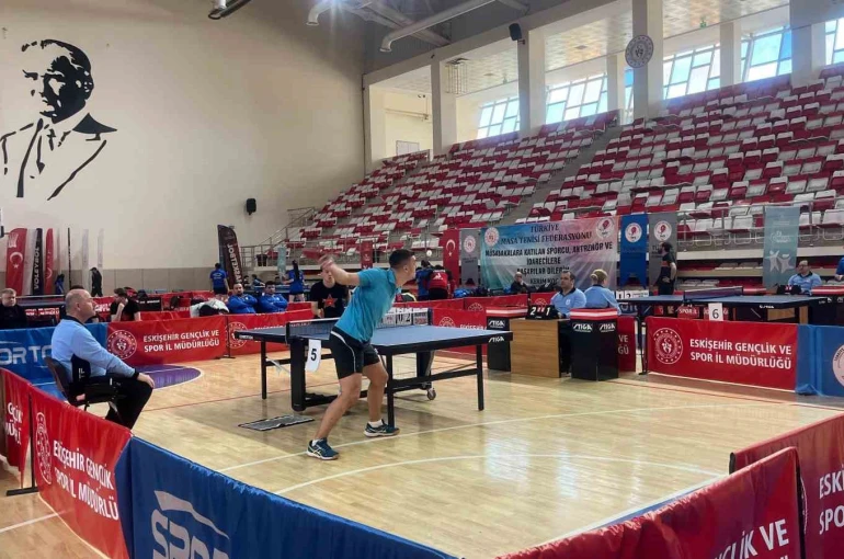 Masa tenisinin kalbi Eskişehir’de attı: 120 sporcu kıyasıya yarıştı