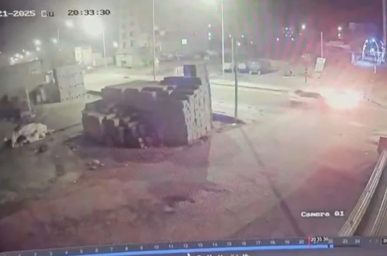 Mazıdağı’nda iki otomobil çarpıştı: 3 yaralı 