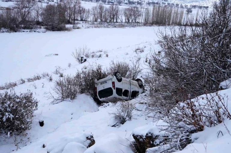 Mazıdağı’nda kar yağışı kazaya neden oldu: 6 yaralı