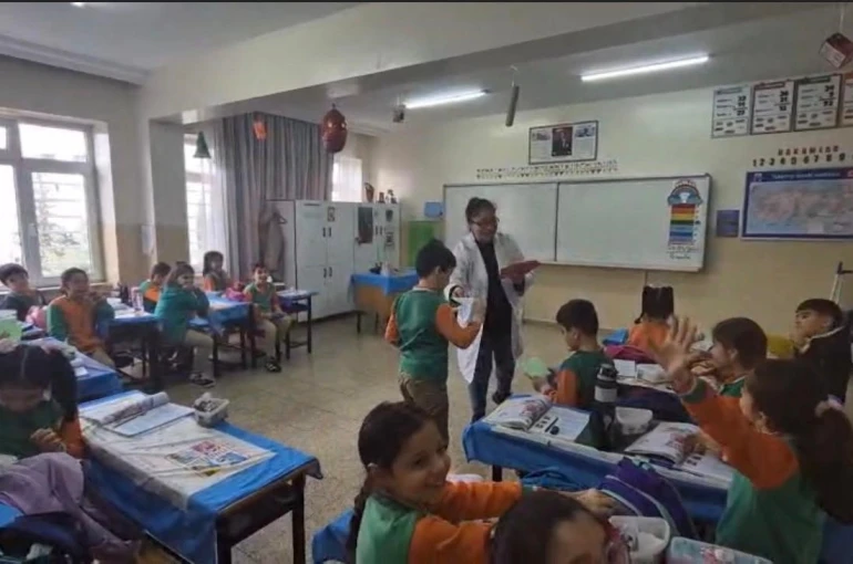 Mehmetçik’in mektupları öğrencilere ulaştı 