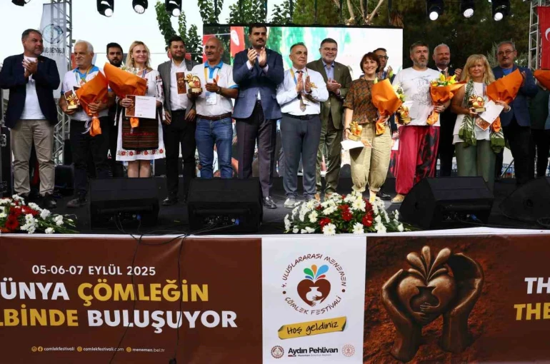 Menemen Belediyesi Uluslarası Çömlek Festivali’ne muhteşem final 